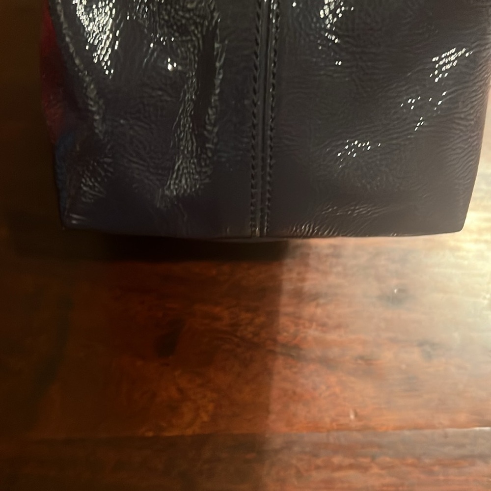 GUCCI Patent Leather SoHo Chain Bag Navy - Picture 6 of 17